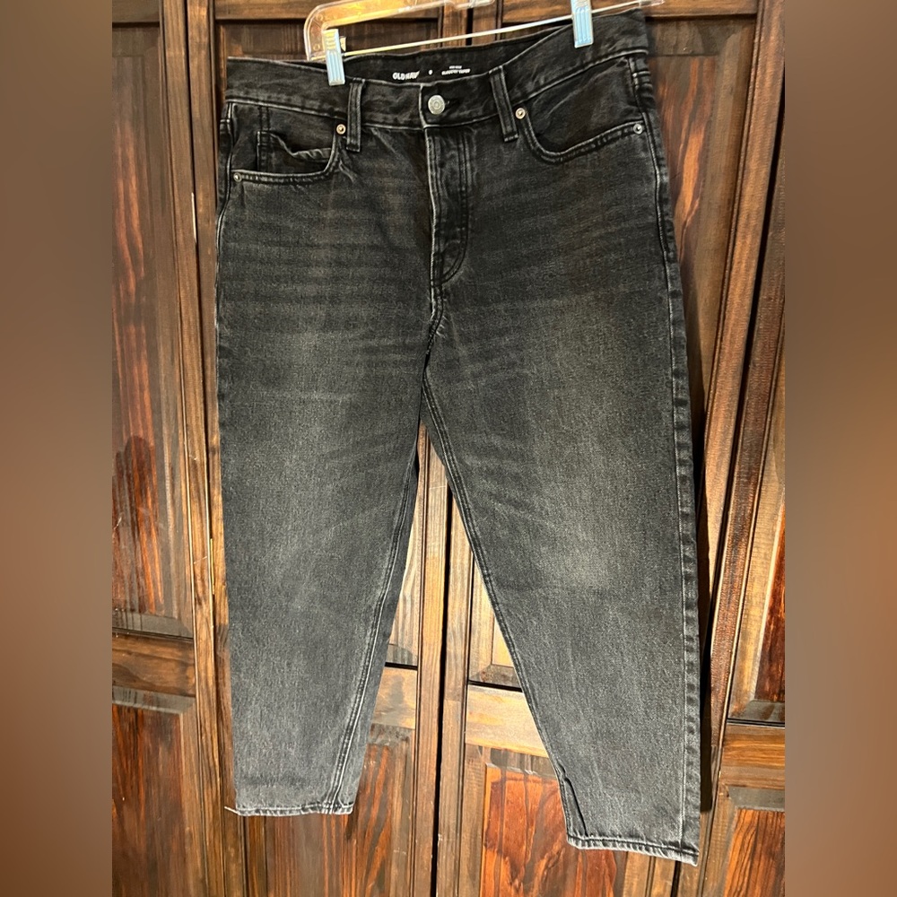 Old Navy woman’s‎ black Relaxed Jeans size 8